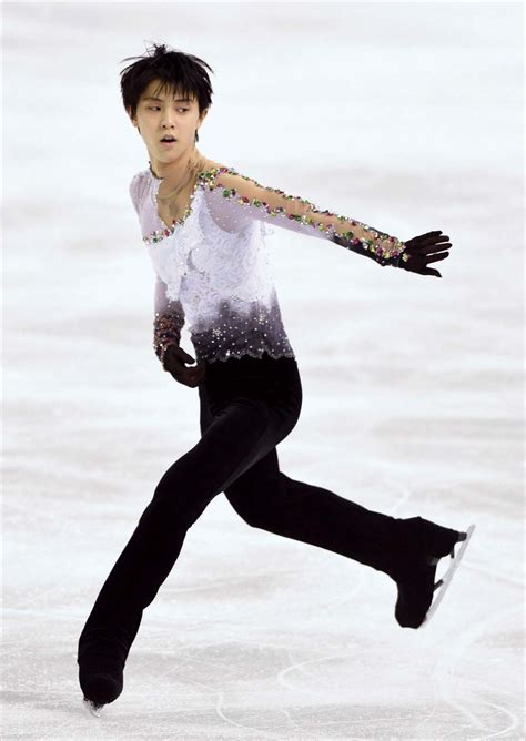 yuzuru hanyu figure skater.